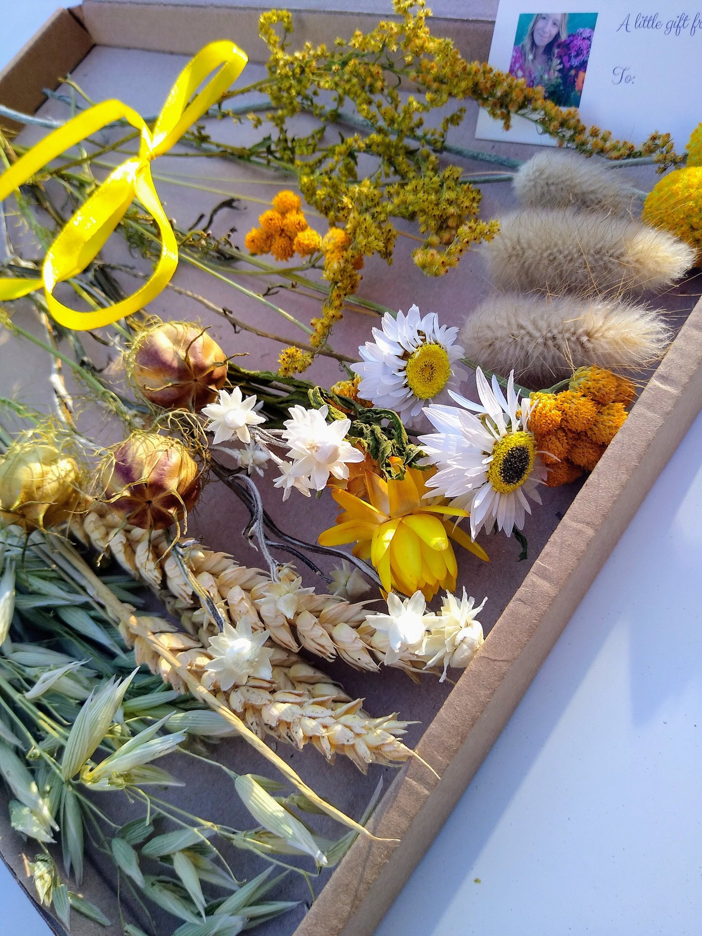 Yellow letterbox dried flowers, dried flower gift, bright florals DIY bouquet, natural daisy, craspedia, strawflowers. Personalised gift