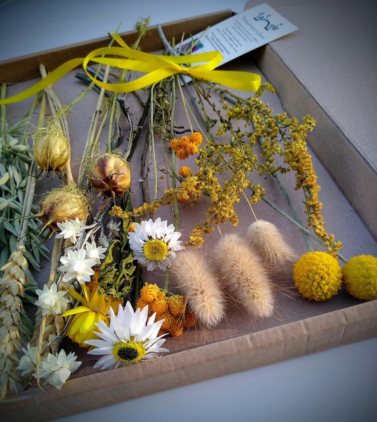 Yellow letterbox dried flowers, dried flower gift, bright florals DIY bouquet, natural daisy, craspedia, strawflowers. Personalised gift