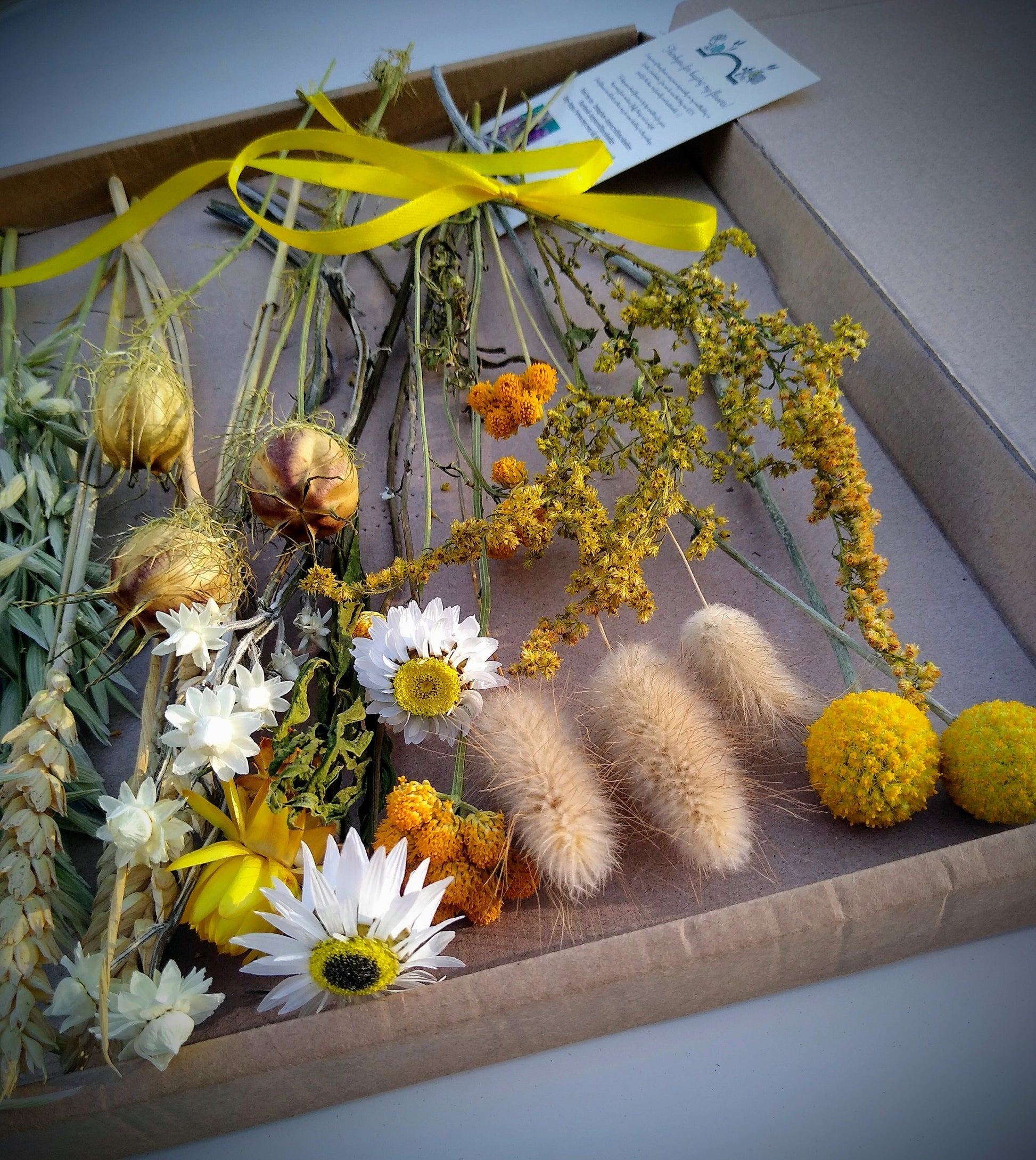 Yellow letterbox dried flowers, dried flower gift, bright florals DIY bouquet, natural daisy, craspedia, strawflowers. Personalised gift