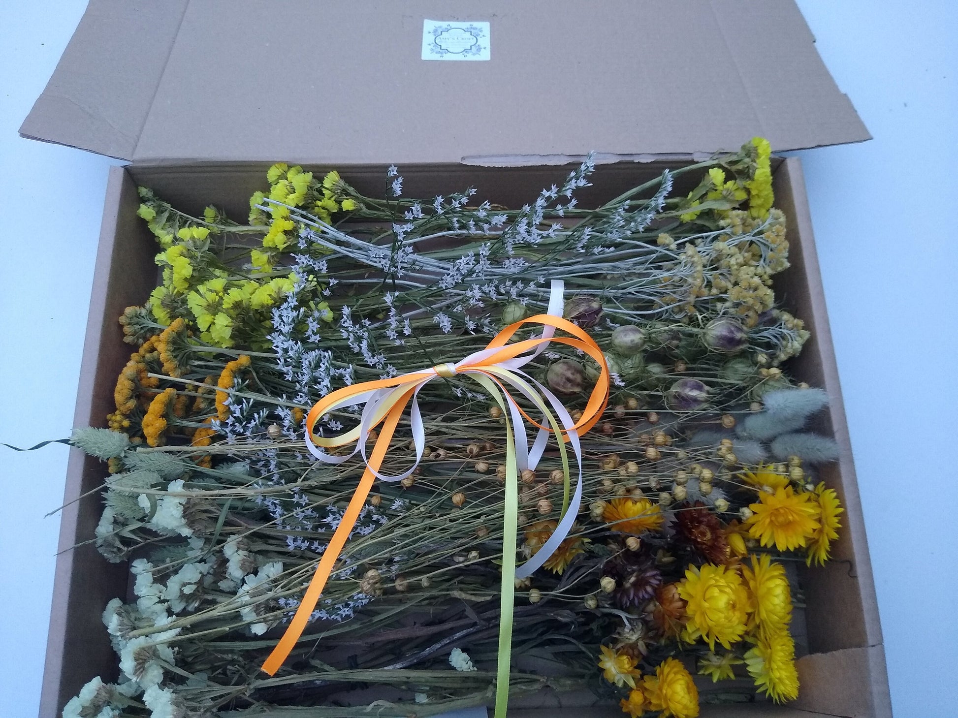 Yellow British dried flower craft box, bulk 100+ stems, gift, DIY flowers, bouquet. Craft box, weddings, wreaths, yellow wedding flowers