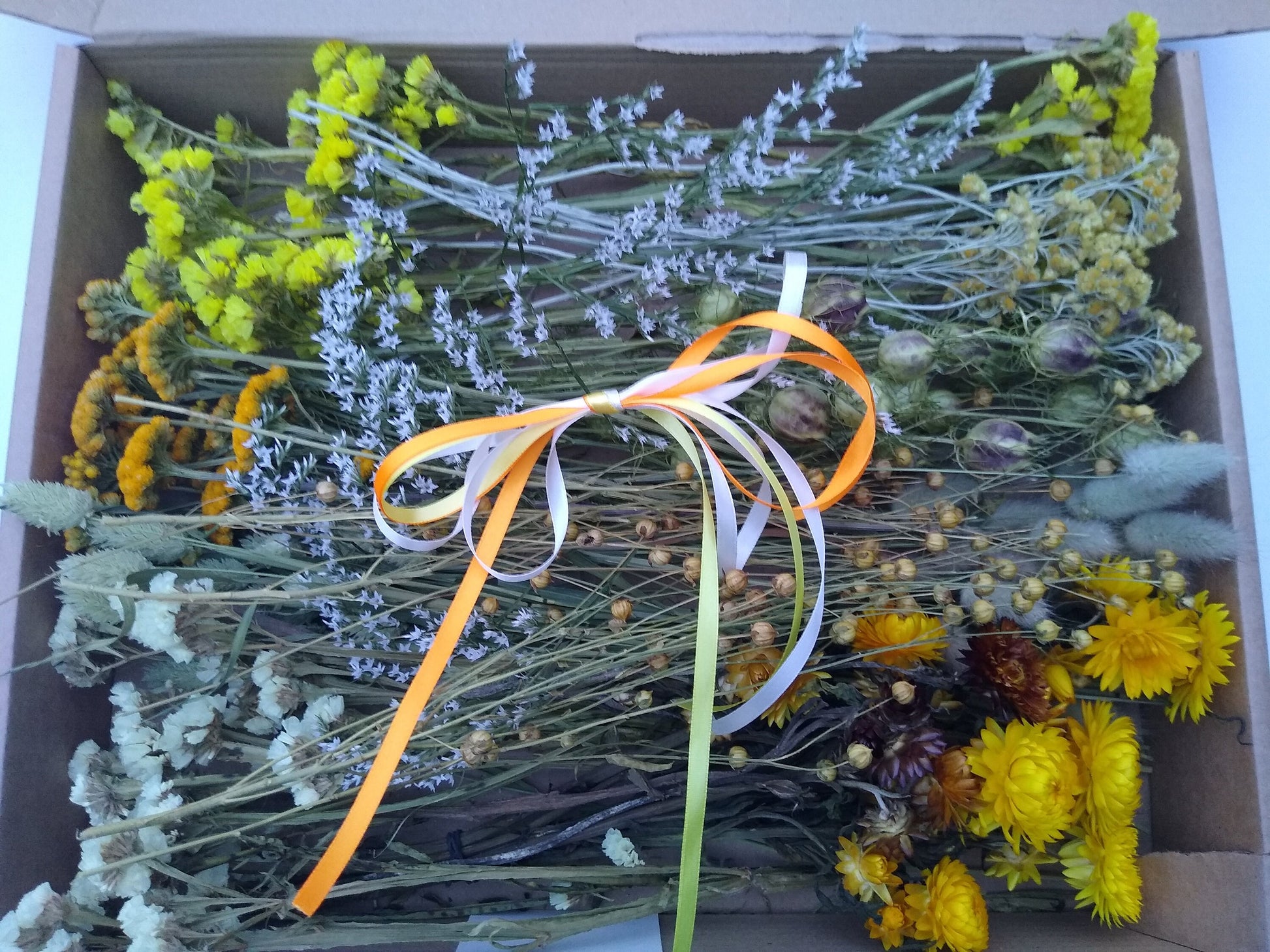 Yellow British dried flower craft box, bulk 100+ stems, gift, DIY flowers, bouquet. Craft box, weddings, wreaths, yellow wedding flowers