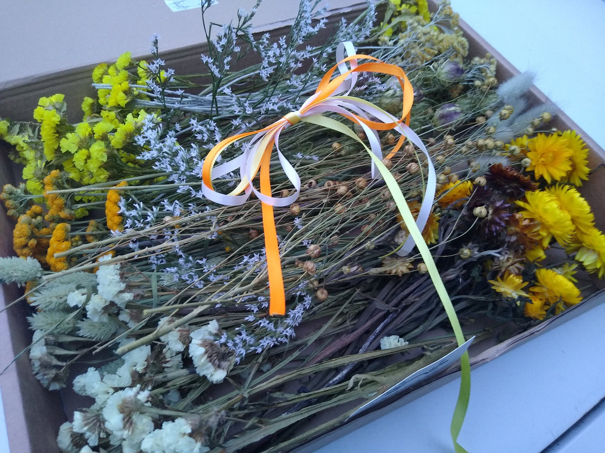 Yellow British dried flower craft box, bulk 100+ stems, gift, DIY flowers, bouquet. Craft box, weddings, wreaths, yellow wedding flowers