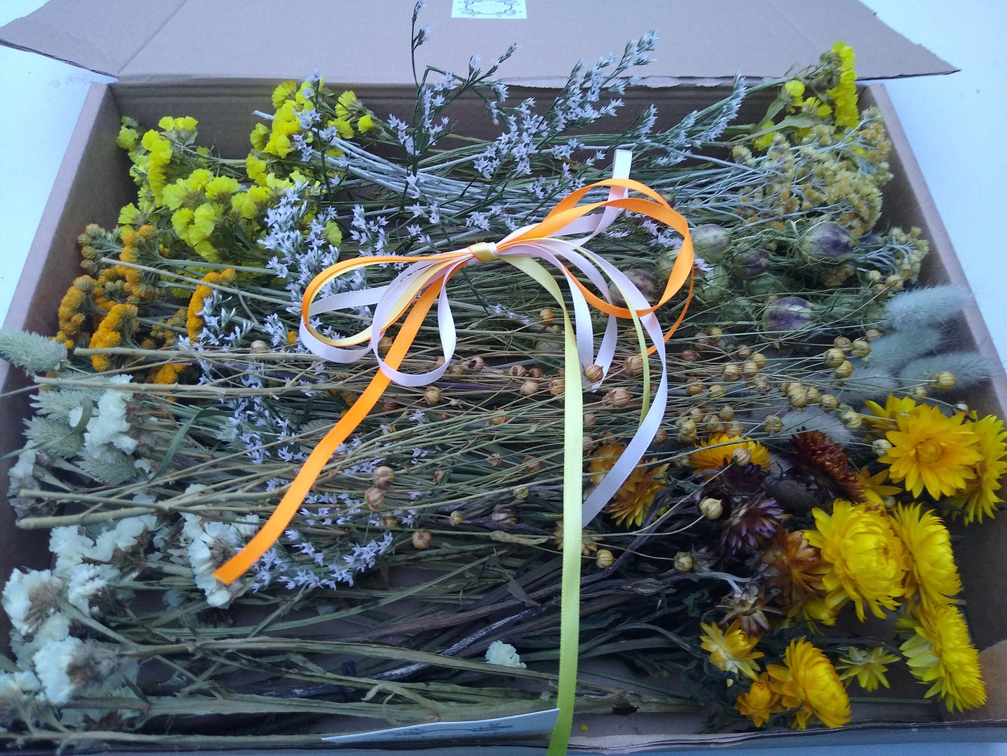 Yellow British dried flower craft box, bulk 100+ stems, gift, DIY flowers, bouquet. Craft box, weddings, wreaths, yellow wedding flowers
