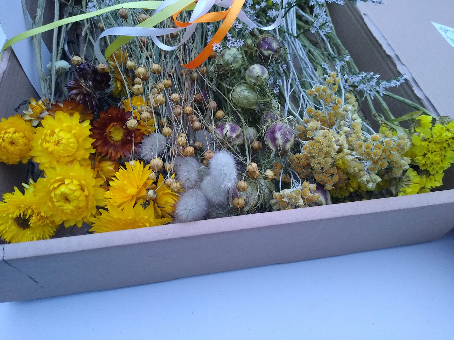 Yellow British dried flower craft box, bulk 100+ stems, gift, DIY flowers, bouquet. Craft box, weddings, wreaths, yellow wedding flowers