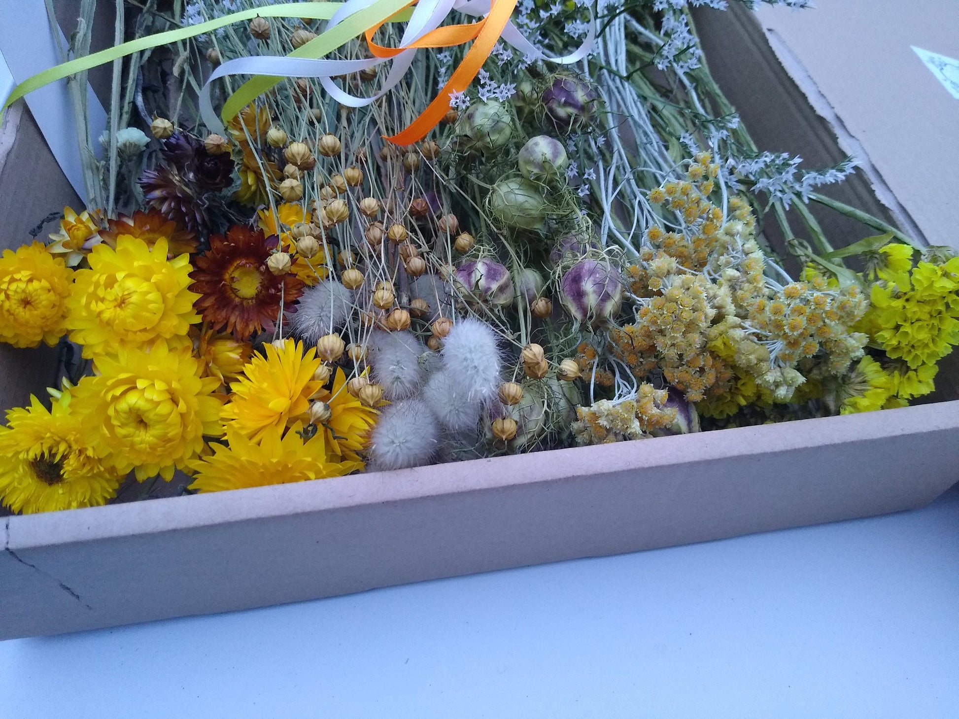 Yellow British dried flower craft box, bulk 100+ stems, gift, DIY flowers, bouquet. Craft box, weddings, wreaths, yellow wedding flowers