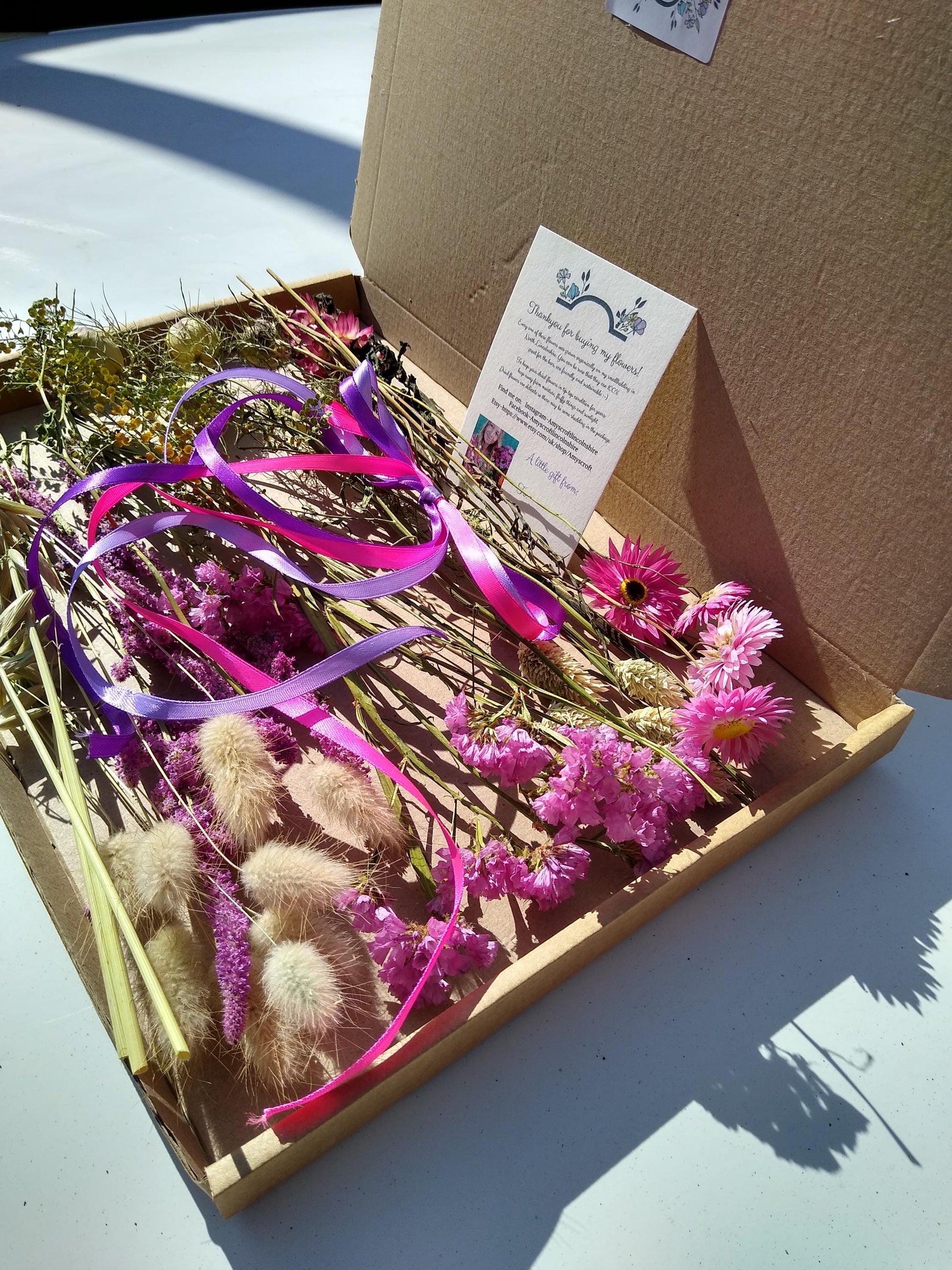 Cottage garden letterbox dried flowers, organic dried flower gift, pink cerise DIY bouquet, Personalised gift, dried flowers box